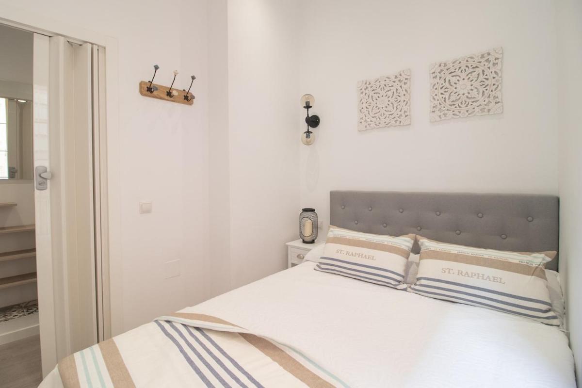 C93 - Trendy Two Bedrooms In Ollerias Малага Экстерьер фото