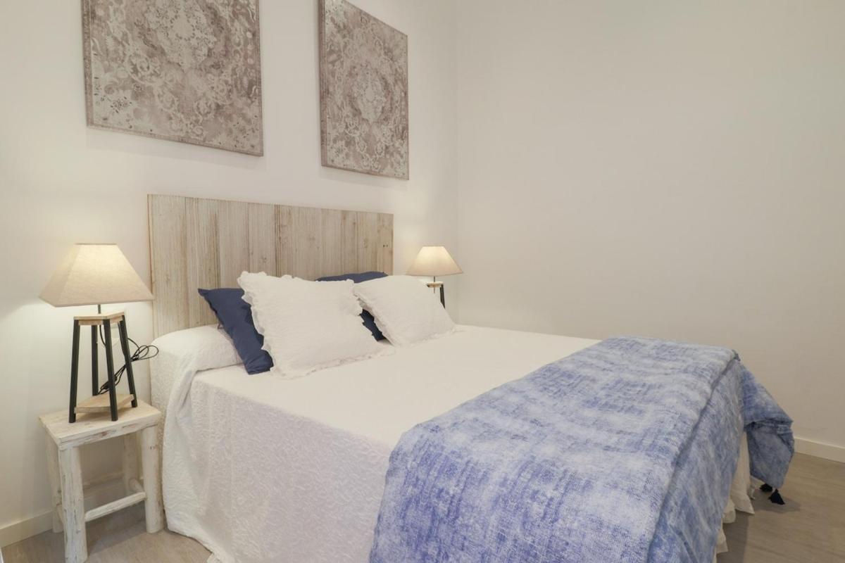 C93 - Trendy Two Bedrooms In Ollerias Малага Экстерьер фото